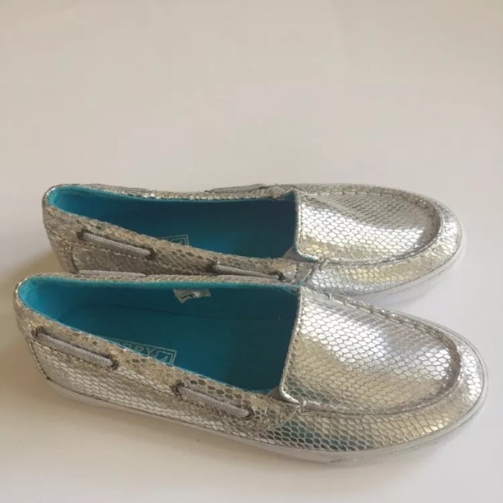 SPERRYS Girl’s size 5 new no box